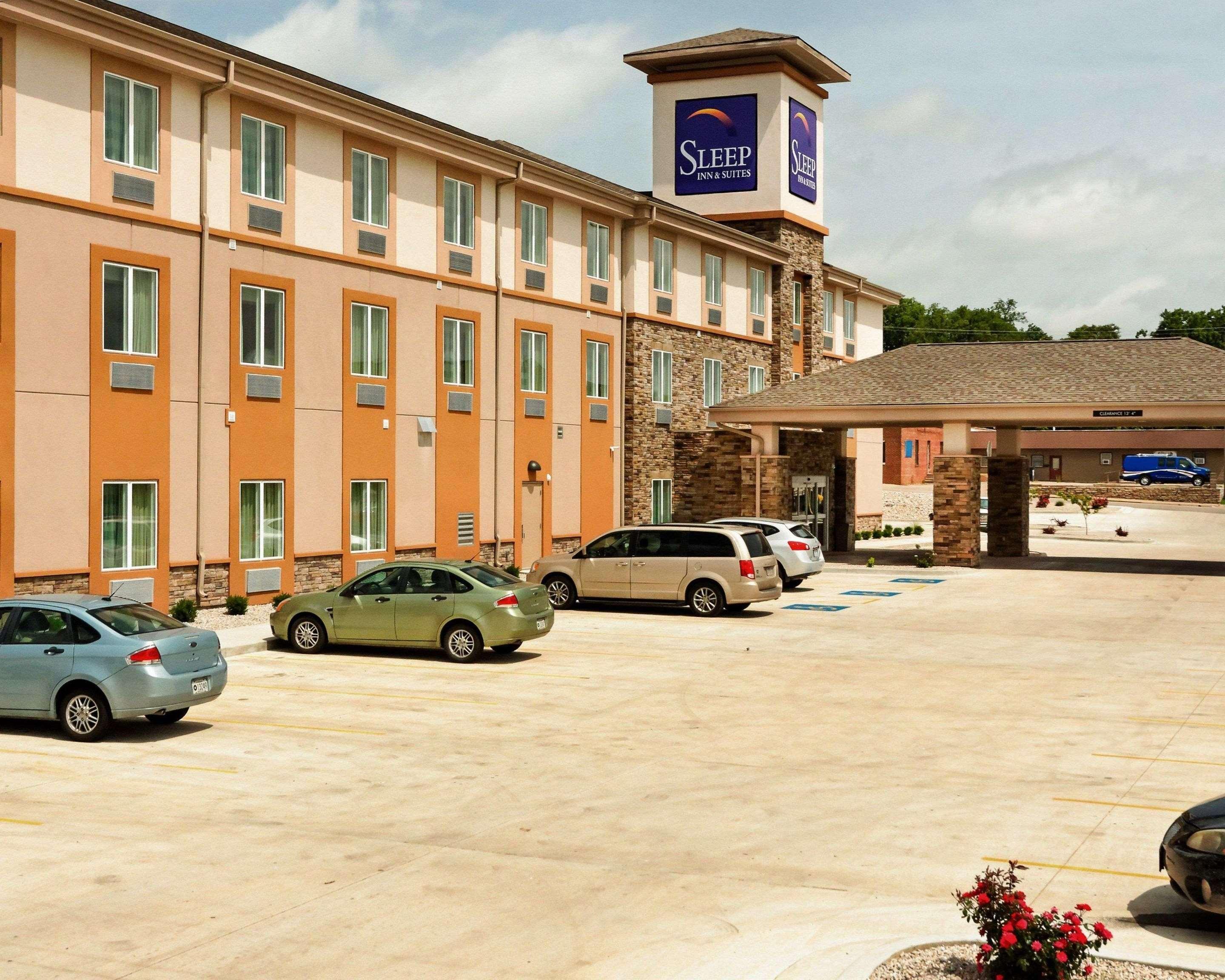 Sleep Inn & Suites - Fort Scott Екстериор снимка